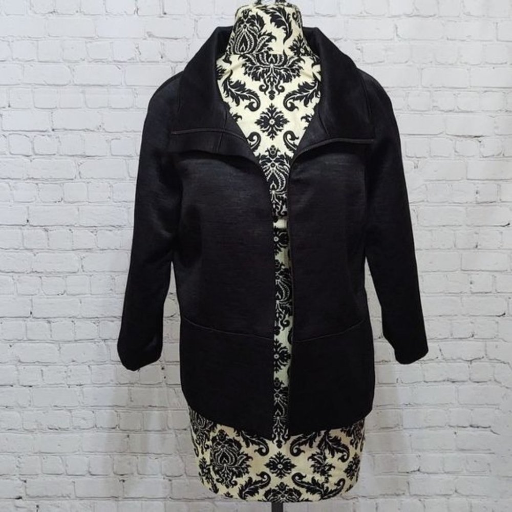 Ann Taylor Size 12 Black Athleisure 1/4 Sleeve Jacket
